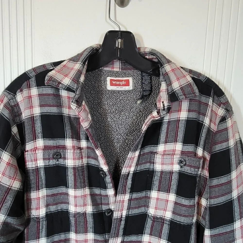 Wrangler Men's Plaid Shacket  - Picture 9 of 9